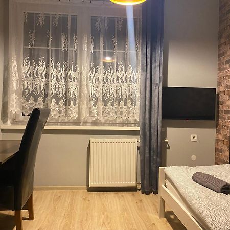 Hostel Przed Switem 乔左维尔考普尔斯基 外观 照片
