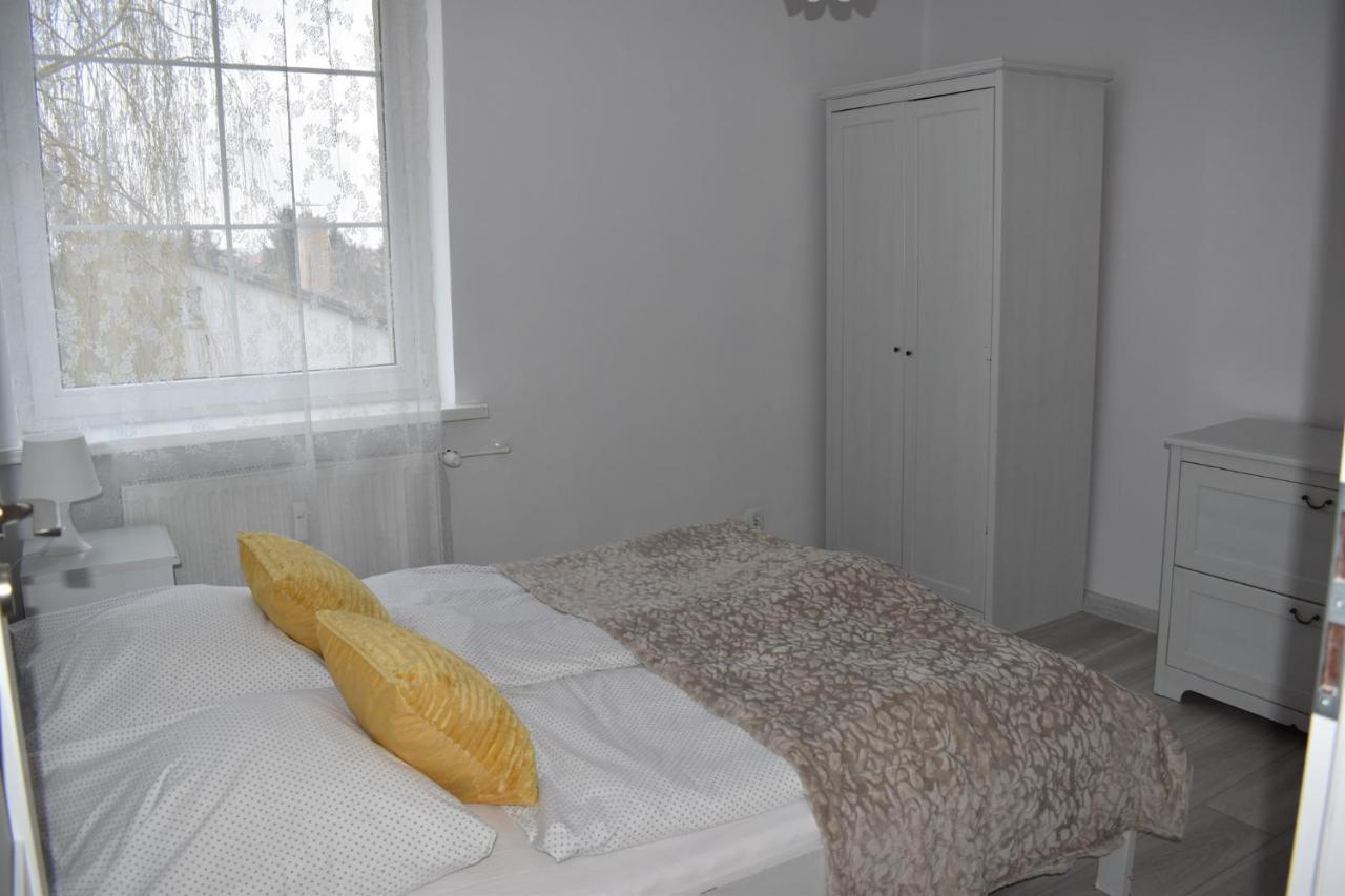 Hostel Przed Switem 乔左维尔考普尔斯基 外观 照片
