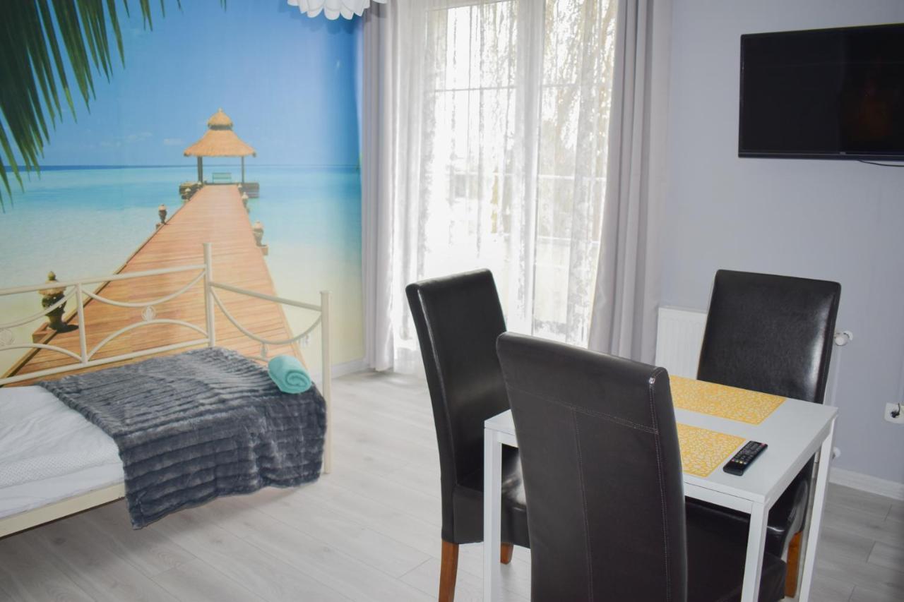 Hostel Przed Switem 乔左维尔考普尔斯基 外观 照片