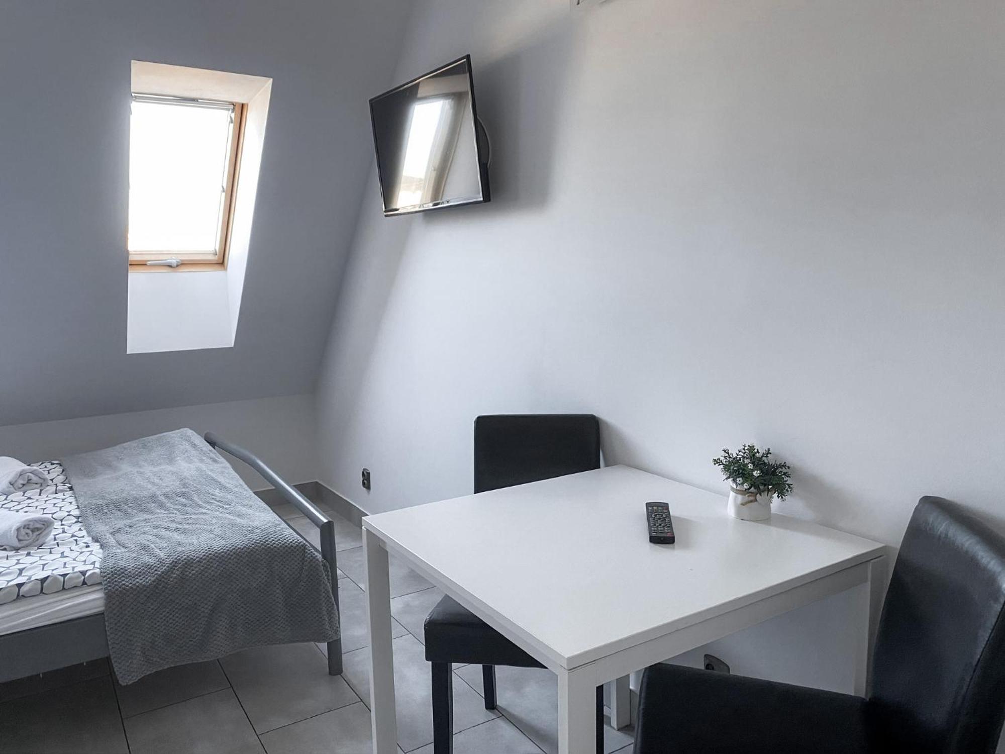 Hostel Przed Switem 乔左维尔考普尔斯基 外观 照片