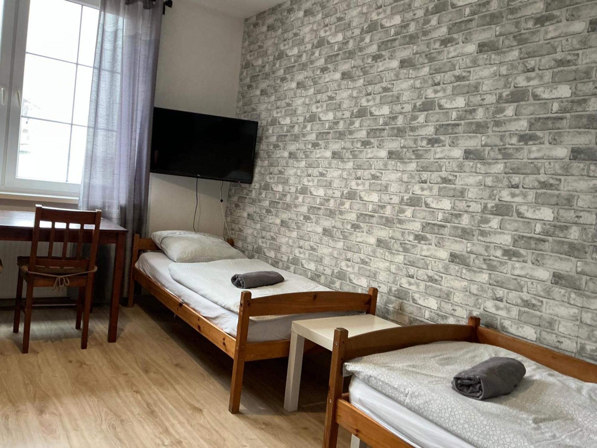 Hostel Przed Switem 乔左维尔考普尔斯基 外观 照片