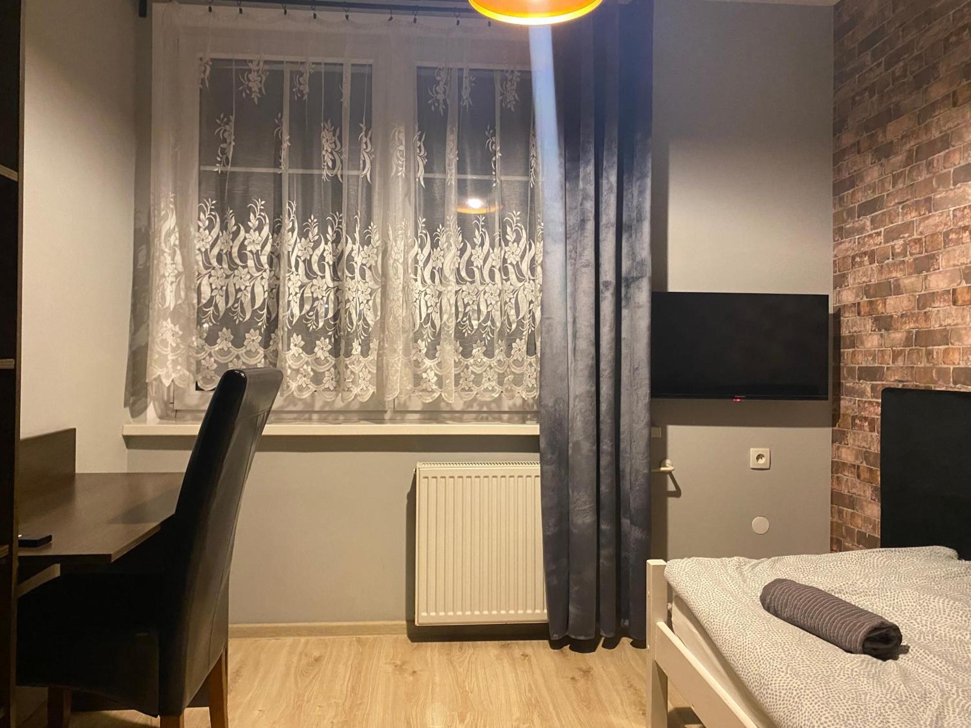 Hostel Przed Switem 乔左维尔考普尔斯基 外观 照片