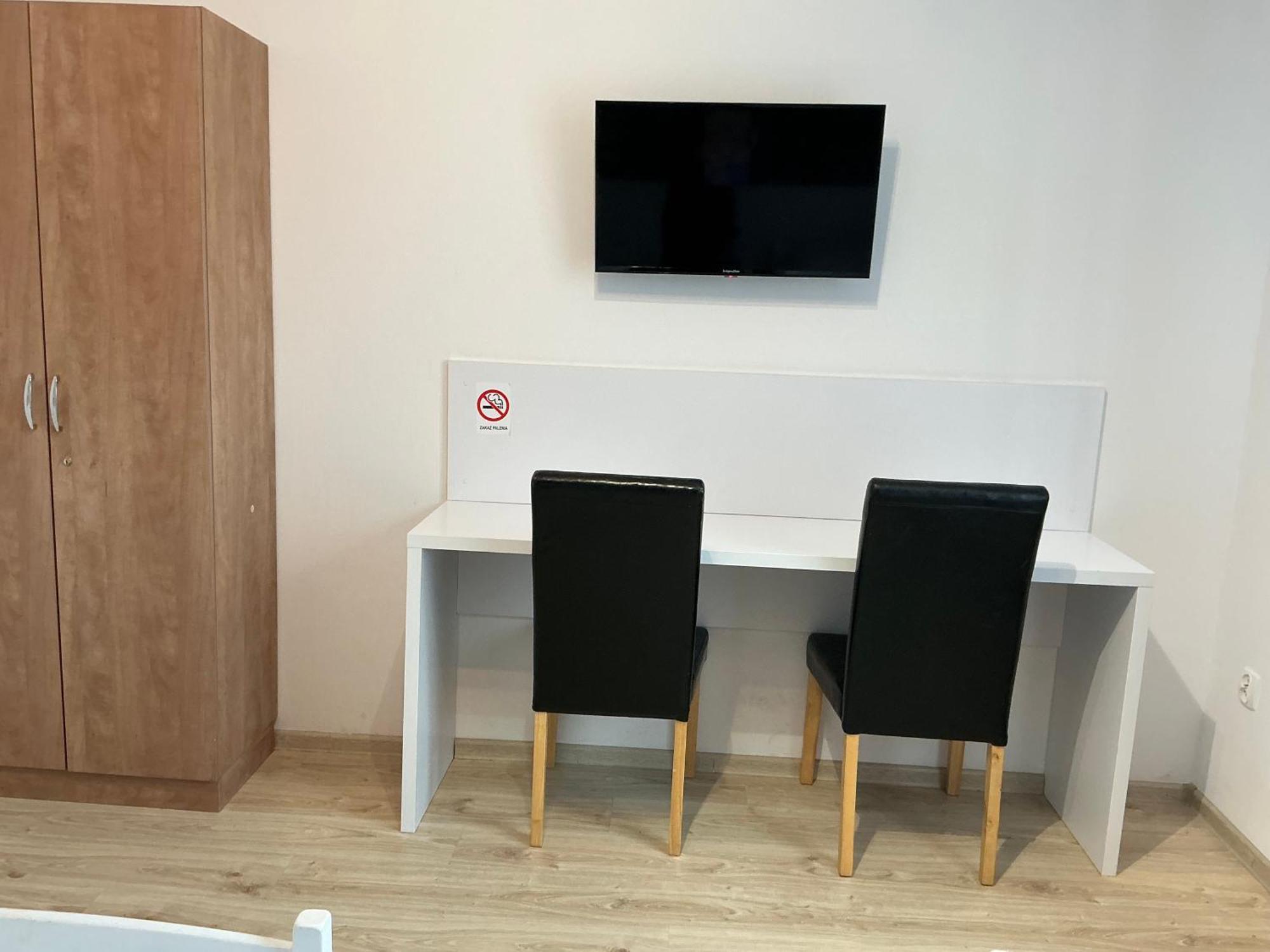 Hostel Przed Switem 乔左维尔考普尔斯基 外观 照片