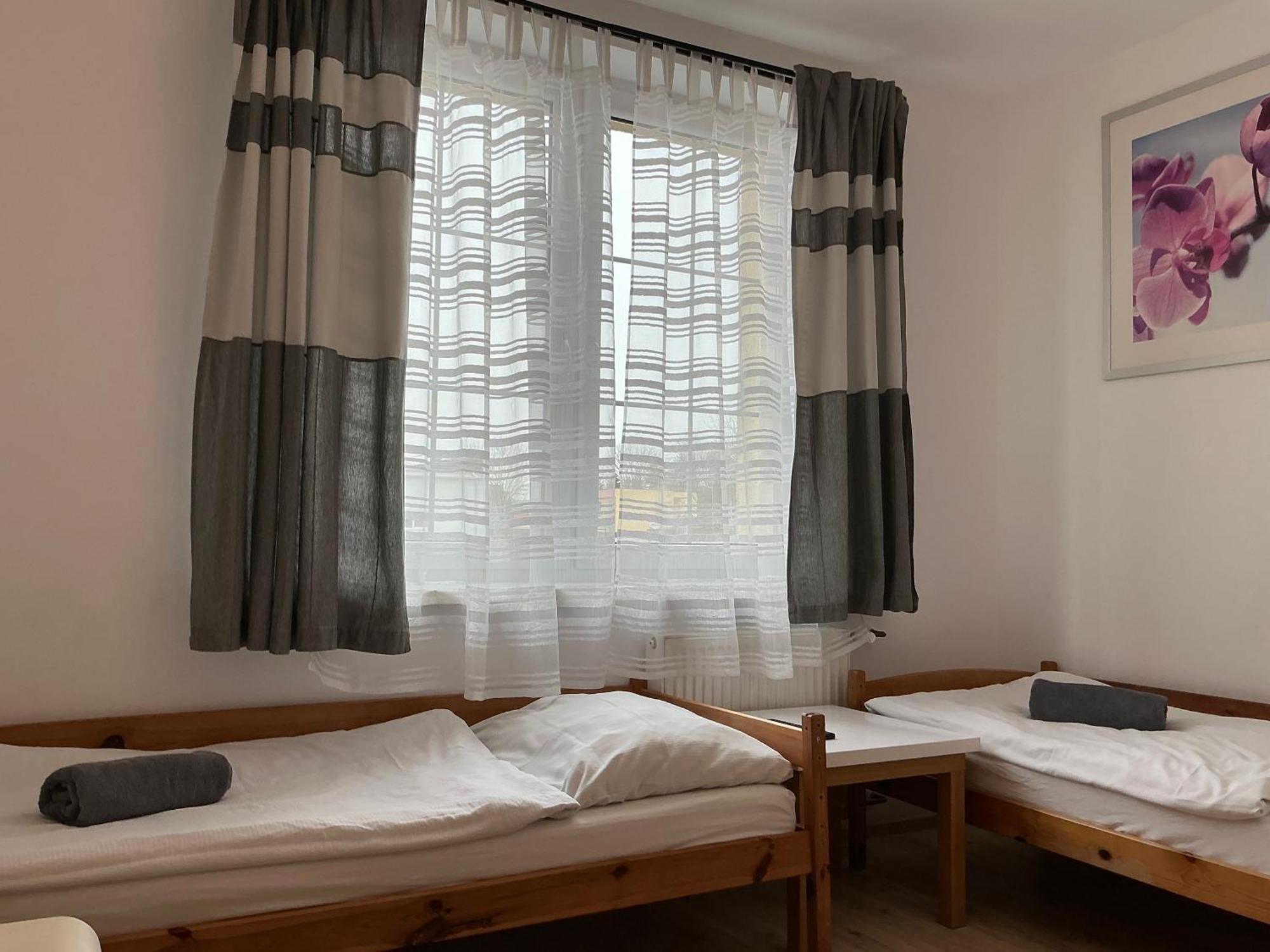 Hostel Przed Switem 乔左维尔考普尔斯基 外观 照片