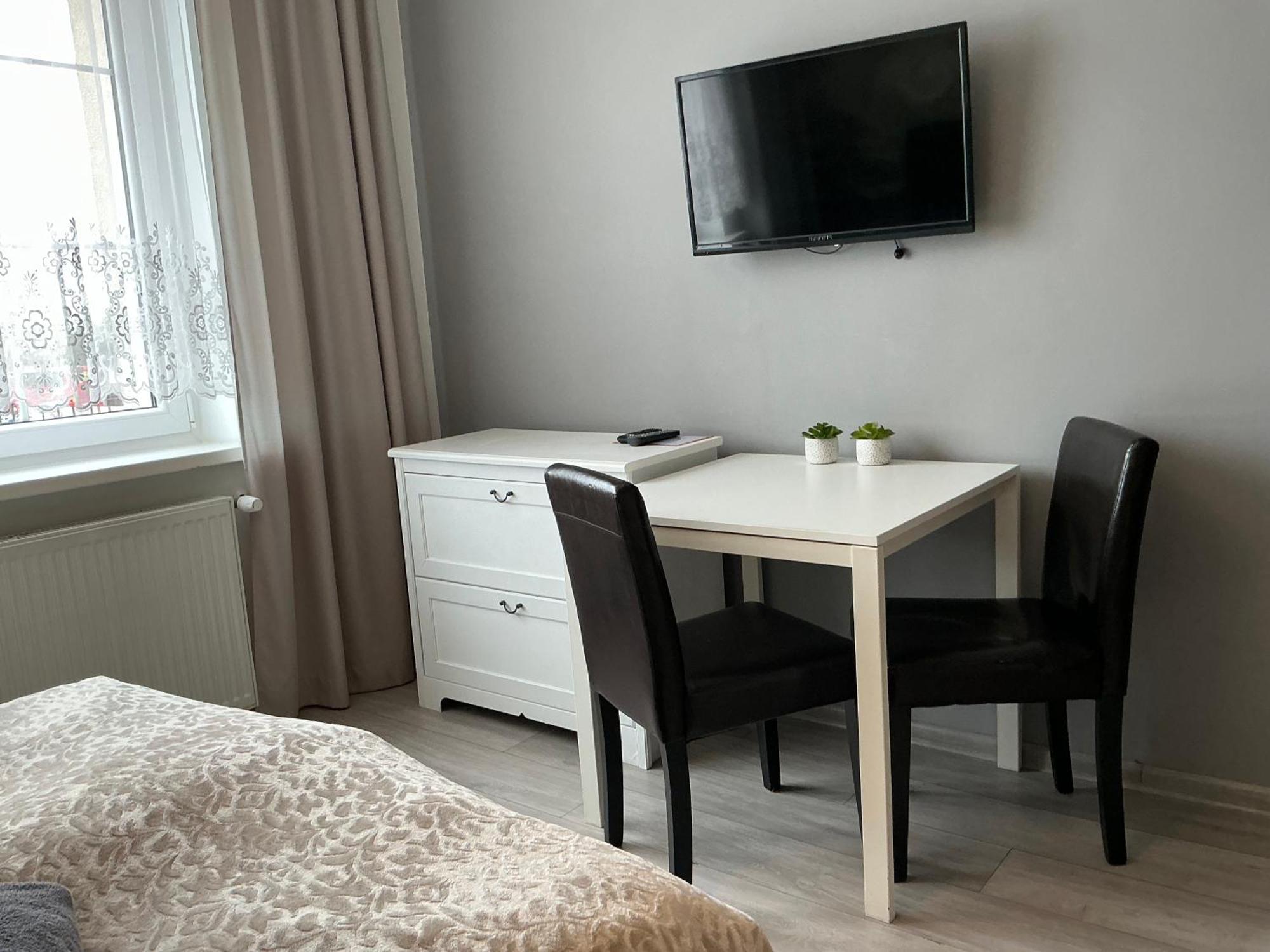 Hostel Przed Switem 乔左维尔考普尔斯基 外观 照片