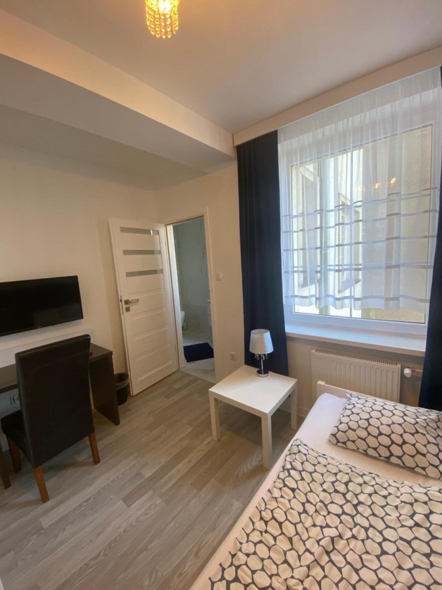 Hostel Przed Switem 乔左维尔考普尔斯基 外观 照片