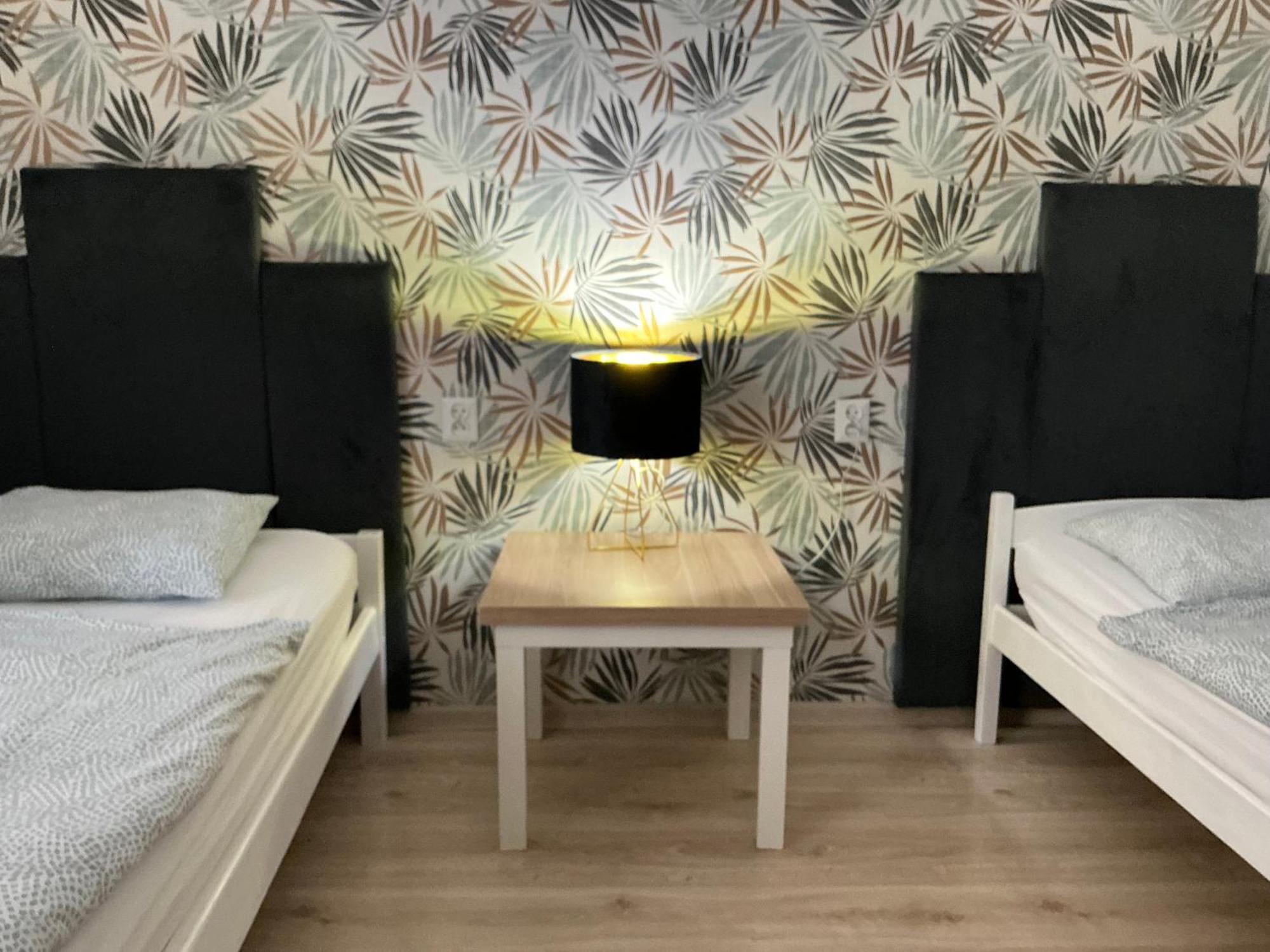 Hostel Przed Switem 乔左维尔考普尔斯基 外观 照片
