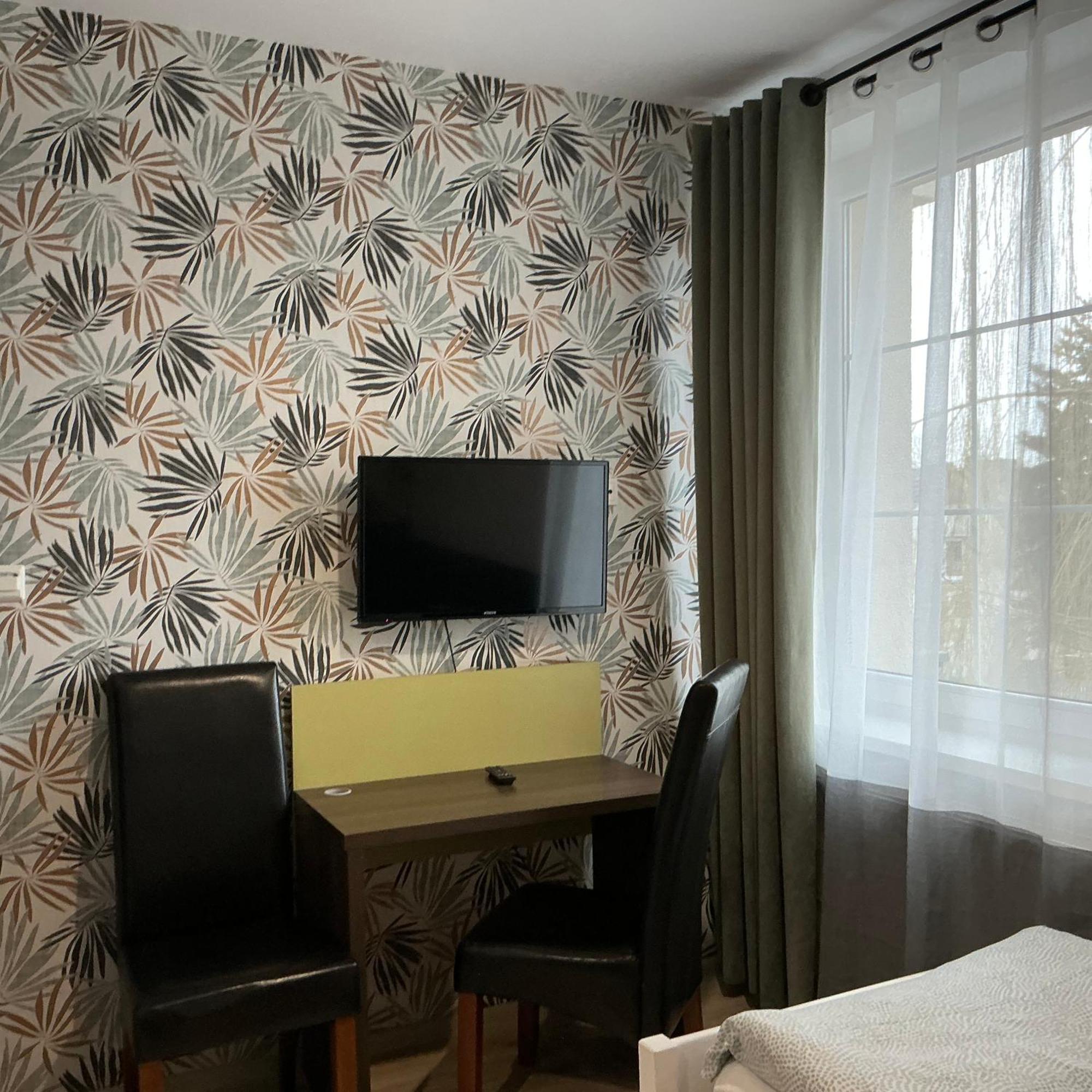 Hostel Przed Switem 乔左维尔考普尔斯基 外观 照片